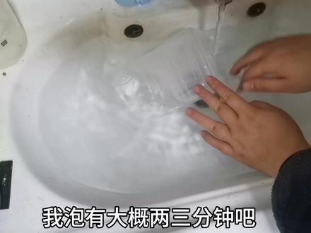 两个塑料盒叠在一起怎么也分不开别着急你可以这样做轻轻松松解决