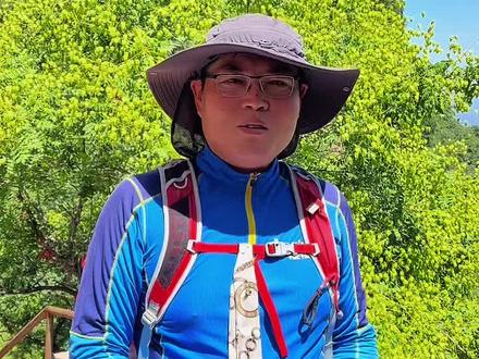 栾树,别名木栾、栾华等栾树春季发芽较晚,秋季落叶早,因此每年的生长期较短,生长缓慢,木材只能用于制造一些小器具,种子可以榨制工业用油。#抖音小百科 #山水信都活力新城 @邢台市信都区融媒体中心 @小佳子