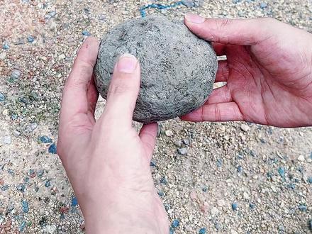 马到成功梅花平安扣吊坠,送给女儿的生日礼物,成品大家喜欢吗?#马到成功#吊坠#手艺人#手工#玉雕技术