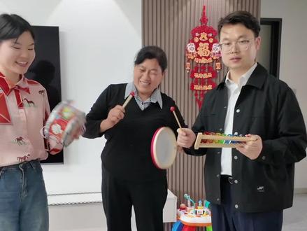 0-3岁,宝宝早教启蒙《棒棒糖🍭》 全家出动,一起欢乐~#全家参与 #棒棒糖 #亲子互动 #早教儿歌 #家庭互动新场景