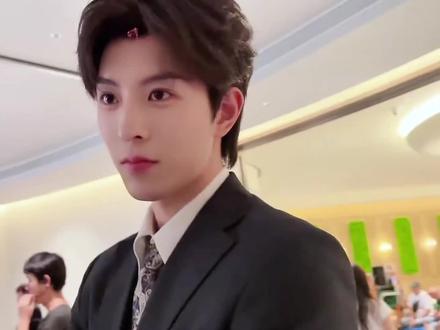 充电时间到!让邱邱来治愈你今天的不开心吧🧡૧(●´৺`●)૭#邱鼎杰 #邱明珠 #谁看了这个视频能坚持不笑 #快乐源泉