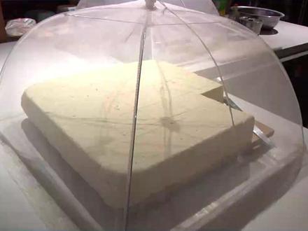 马上就办:你点我检 安全你我他
为增白 豆腐里放吊白块?
市监:现场检测甲醛和二氧化硫含量
办理单位:焦作市山阳区市场监管局
办理进度:现场快检合格 可放心食用#食品安全