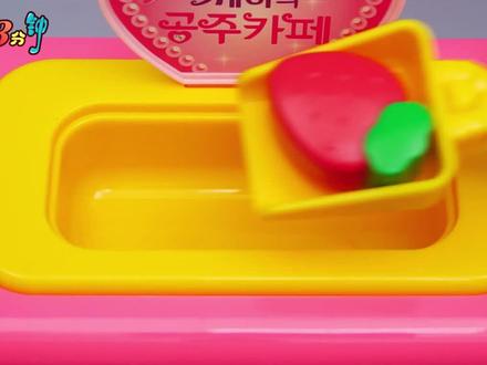 佩奇会榨果汁#小猪佩奇 #玩具故事 #玩具推荐 #益智玩具