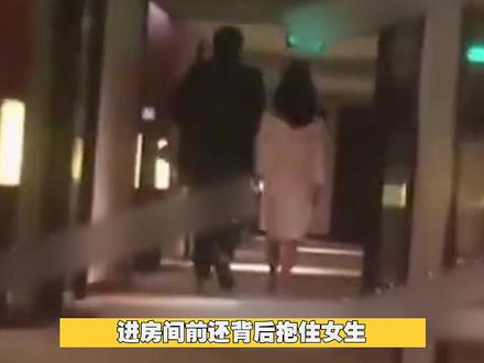 #邢昭林 疑似恋情曝光,两人在电梯间拥抱,邢昭林不停抚摸女生的头,看着很甜蜜的样子
