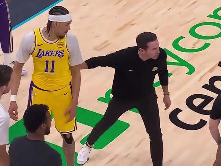 比赛吹罚多次陷入争议,现在的NBA真的有意思吗? NBA吹罚争议不断,雷霆又逼疯对手主帅!这么打真的没意思了#湖人队 #雷霆队 #詹姆斯 #里弗斯 #亚历山大