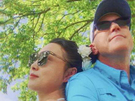 对于婚姻移民,面试最大的考察点就是婚姻是否真实。面对移民官的灵魂拷问,我跟先生的回答是否一致是否是否默契呢😜#跨国婚姻 #婚绿 #移民 #海外生活 #中美家庭 @DOU+小助手 @巨量星图小助手 @凌云夜话