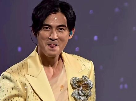 周渝民 仔仔 Baby Baby……
#周渝民 #F4 #演唱会 #fforever #帅