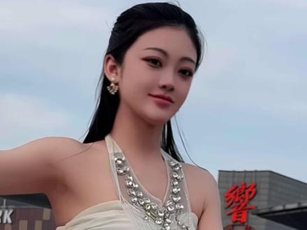 长按头像有惊喜! #椅子摇 #抖腿舞 #大长腿美女