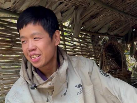 70号荒野“张老六”最强手艺王!
网友:他再待下去会多个张家庄#荒野求生 #七星山杯