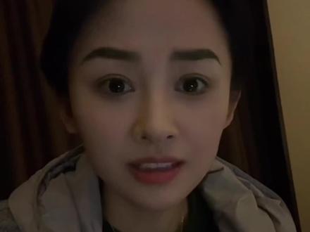 你很漂亮,性格也很好,你待人真诚勇敢又善良 心里像棉花糖一样柔软 在我看来,你是世界上最好的人。所以,你一定会越来越好的。