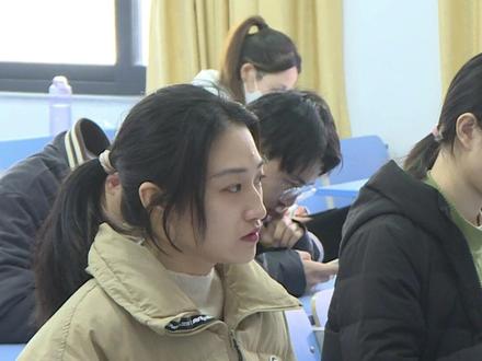 “我们在寻找眼里有光的同学”。杭州亚运会志愿者面试,这次看浙江工商大学的~#浙江dou知道 (供稿:浙江经视)