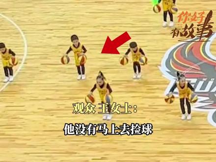 超绝应变能力!近日,广东一节目表演途中出现失误,小朋友们默契配合无实物表演引全场欢呼。