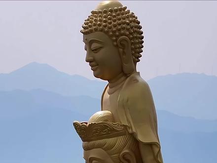 这就是湖南狂砸2.6亿打造的世界最大的千手千眼观音像,愿所有刷到视频的朋友们2026年身体健康,心想事成发大财#湖南千手千眼观音像#航拍