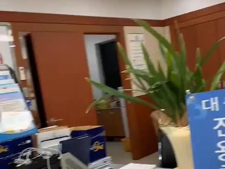 韩国的银行🏦是没有玻璃窗的😂这样真的好吗🙈