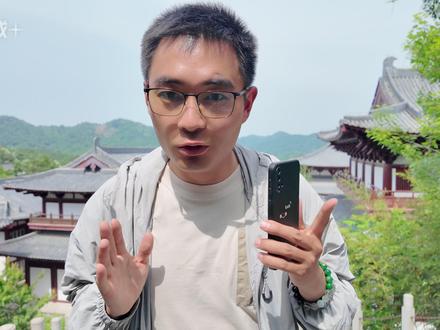 大疆Pocket4p的外观设计貌似有点保守了,我个人感觉不如影石Luna Ultra好看,用过Pocket3的可能会更像体验luna ultra#大疆pocket4p #pocket4p #影石Luna