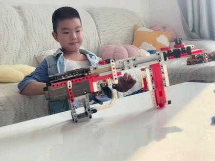 #真实生活分享计划 #冲锋枪乐高 #乐高积木搭建 我用搭搭乐积木拼的拉栓枪,造型拉风、,小朋友们喜欢吗💕