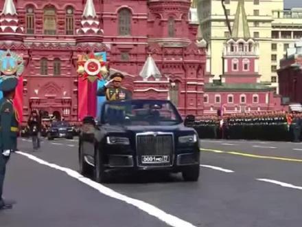 俄罗斯陆军大将绍伊古向
俄罗斯联邦武装力量最高指挥官普京汇报