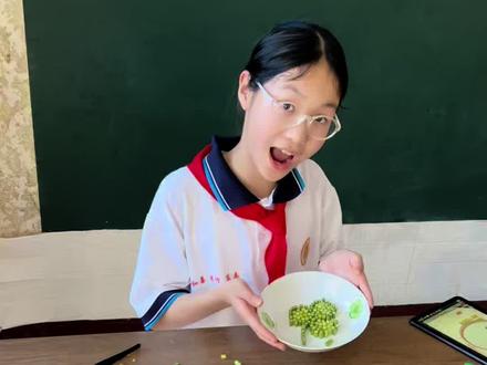 万物皆可拼⚠️女儿挑战蒜苔拼豆 #蒜苔拼豆 #邪修拼豆