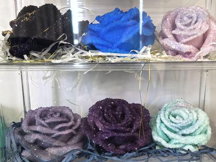 《晶体玫瑰成功的三个关键步骤》 之前给大家分享了晶体花,很多朋友做不成功,今天整理了晶体玫瑰成功的三个步骤,快学起来吧#知识分享 #老师日常 #科普 #化学实验 #晶体玫瑰