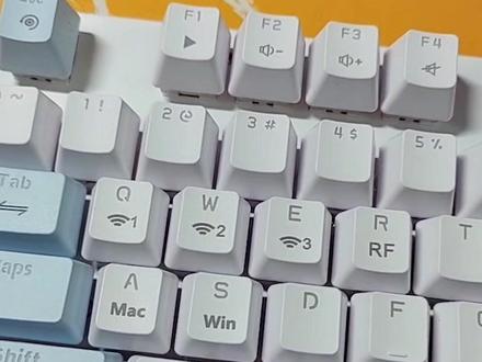 #键盘打字 #打字 #机械键盘 #黑爵ak40Pro
性价比极高的三模机械键盘