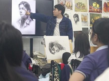 浙江省高考美术联考开考在即,常山县高三美术生严阵以待#美术联考 #美术生 #常山 @抖音小助手 @DOU+小助手