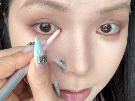 长视频警告!敲详细妆教来惹!baby还是太权威了
#妆教 #梦回早期的Angelababy #仿妆 #Angelababy仿妆 #ab仿妆