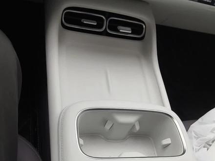 长安起源A06内饰升级日记来啦!🚗 今天给爱车装上超贴合的中控台硅胶套和方向盘把套✨ 安装过程超简单,自己动手就能搞定💪 细节控表示非常满意,质感拉满还不影响操作~ 快来一起打造专属座驾吧!
#长安起源A06 #汽车改装 #内饰升级 #DIY手工 #车载好物