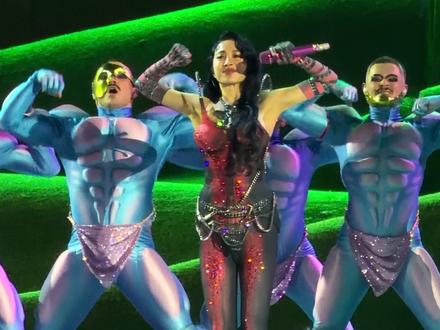 蔡依林青岛演唱会《看我72变》,今天终于在小舞台第一排拍到了这个顶级舞步!#蔡依林 #蔡依林青岛演唱会