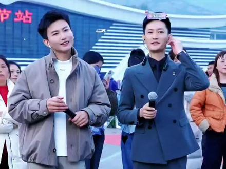 #实力派歌手 #多才多艺 #阳光帅气的两位帅哥@杨耀阳(民間文化)𝟡𝟚𝟙𝟙 @苏潇潇