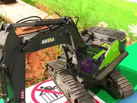 给粉丝维修的汇纳593加上保养打油。#工程车模型 #玩具遥控车视频 #玩具 #遥控挖掘机 #挖掘机玩具