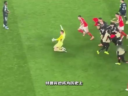 奇迹时刻,门将头球绝杀压哨进入附加赛,本菲卡4比2皇马,穆里尼奥又一名局#足球的魅力 #dou来足球季 #本菲卡#皇马 #穆里尼奥