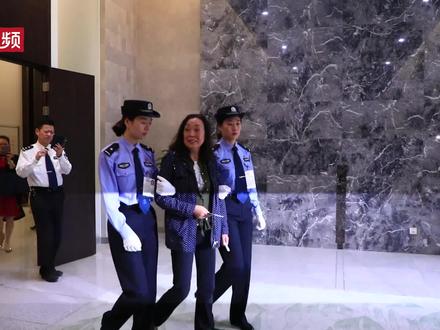 百名红通人员之一 浙江省外逃犯罪嫌疑人莫佩芬回国投案!