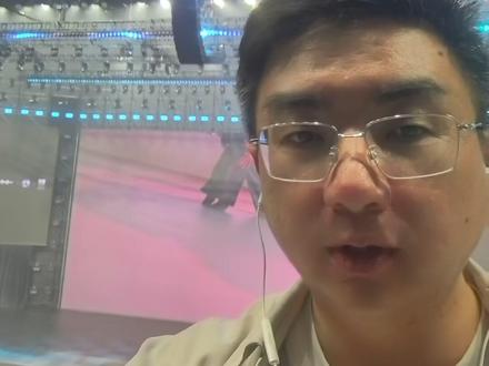 3 分钟看懂比亚迪发布会:闪充、电池、充电网全炸了!
#比亚迪今晚发布二代刀片及闪充 #比亚迪第二代刀片电池#硬核闪充技术树立行业新标杆