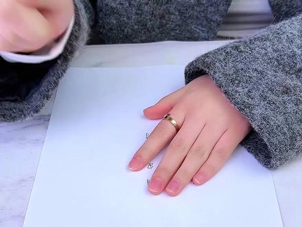 这小尺子的设计也太有趣啦!#小尺大王 #尺子 #掌心尺