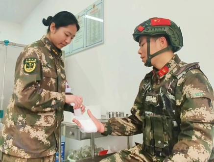 #青春有很多样子 不同岗位兵哥哥受伤后!(房亚军 吴浩 王楠)