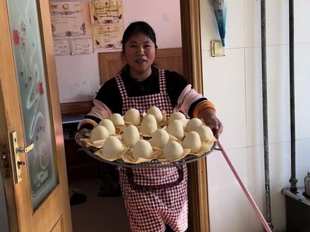 过年包豆包啦,再包一些米饽饽 ,豆包我是第二次包好像水有点多了,不过挺好吃的