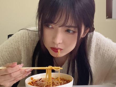 你们替我作证,是她自己要吃的! #闺蜜