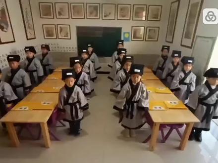 你知道国学课堂上如何行拜师礼吗?今天就带你们看一看吧。