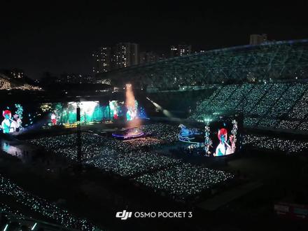 爱像是一场小雨#演唱会 #李荣浩 #李荣浩贵阳演唱会 #恋人