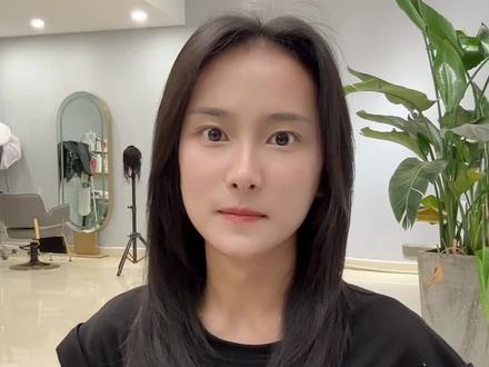 年纪轻轻的就有点秃头了😄#同城美发店推荐 #女士减龄短发推荐 #适合30-40岁圆脸的减龄发型推荐 #适合圆脸女生的流行发型推荐 #星点美发