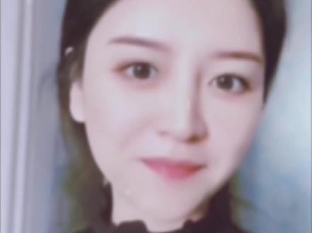 胸不露锁 臂不露腋
腹不露脐 腿不露膝
女性 :穿衣得体 方得尊重