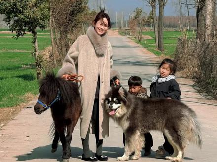 姐妹们亲戚走完了吗?还有几家?大概啥时候有时间看我的视频 #表哥家拜年#过年走亲戚#婆婆嫁的近的好处