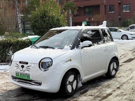 开一年了、不是下雪我还不知道糯玉米是前驱呢😂#长安糯玉米 #雪地开车