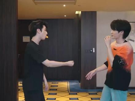 抽皮条尖叫鸡🐔名场面回顾#严浩翔 #张真源