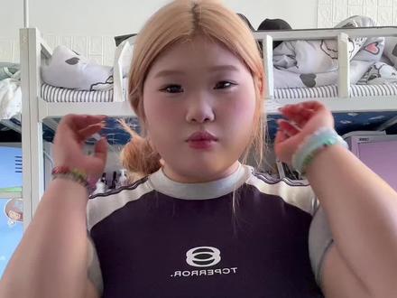 这周抖音我先拍了#甜甜的手势舞 #东北甜妹 #甜妹日记 #笨蛋美女