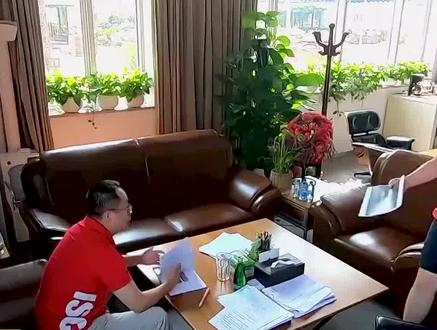 360老总周鸿祎开大会当众问责,PPT做错了,最后全程脱稿