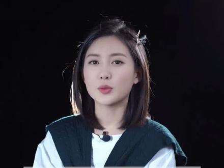 两姓联姻,一堂缔约,
良缘永结,匹配同称。
看此日桃花灼灼,宜室宜家,
卜他年瓜瓞绵绵,尔昌尔炽。
谨以白头之约,书向鸿笺,
好将红叶之盟,载明鸳谱。
此证。#古代婚约