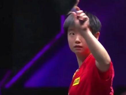 孙颖莎遭遇大麻烦,香港总决赛孙颖莎一天三赛,网友大赞国乒王牌 #国乒 #孙颖莎 #王励勤 #乒乓球 #竞技体育