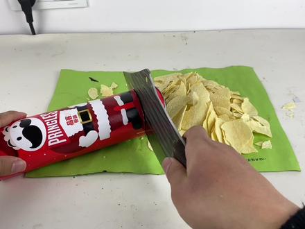 国外的薯片底部,藏的真的有蘸酱吗?#薯片 #寻宝 #实验 #揭秘