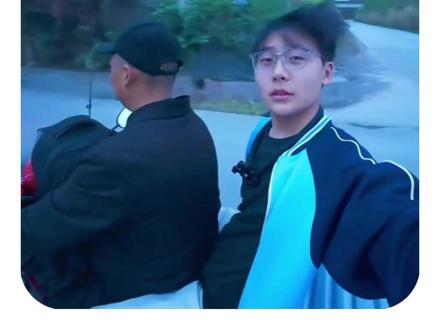 一般抽象的我不看,抽象到没边的还是头次见 #抽象#搞笑#笑笑易